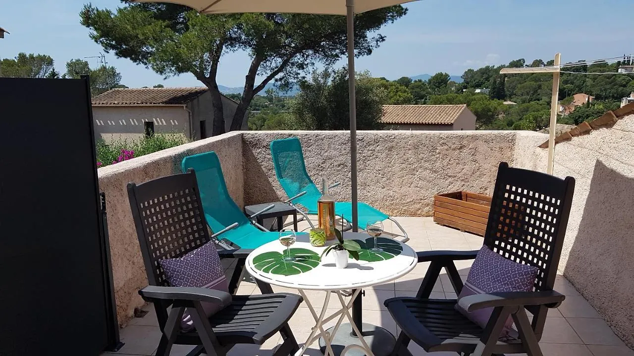 Chambre d hôtes de la Louve Fréjus 0*,  France
