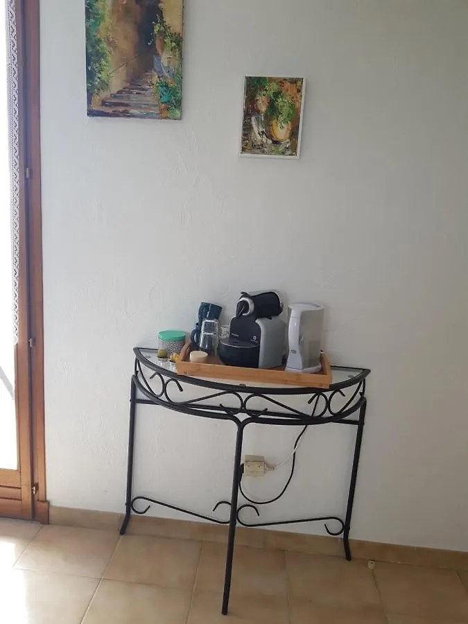 Chambre D Hotes De La Louve Fréjus Bed & Breakfast